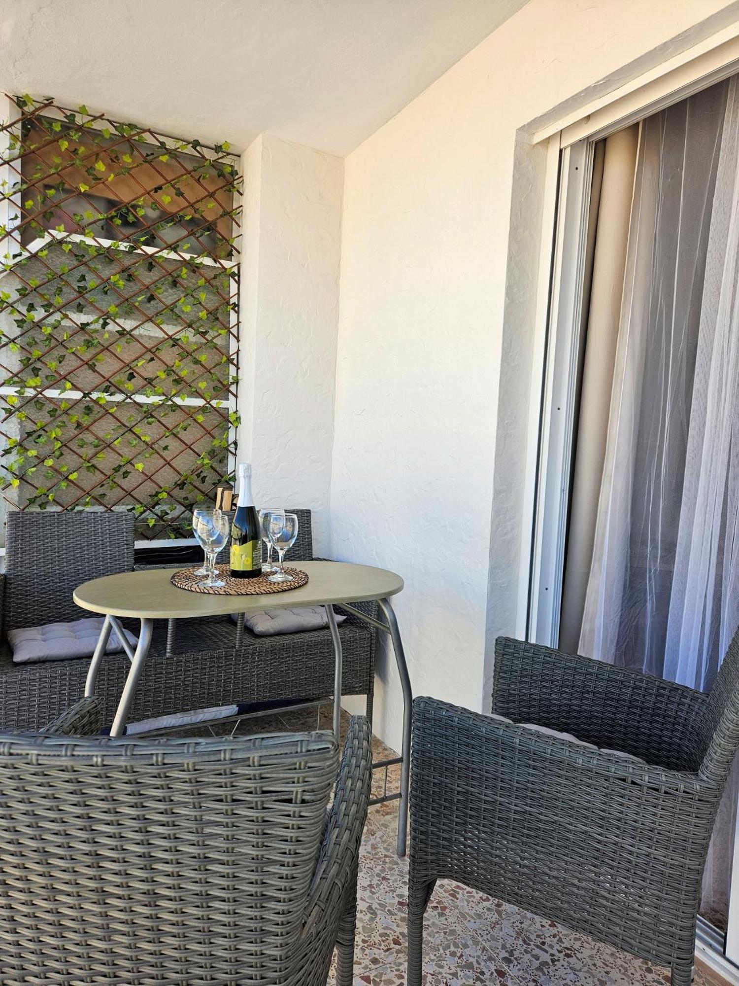 Casa Blanca Apartment *